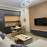 Isla's Luxurious Seaside 아파트 *