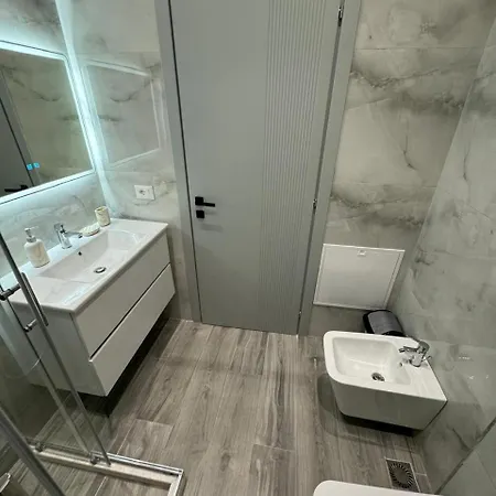 Isla's Luxurious Seaside * Durrës