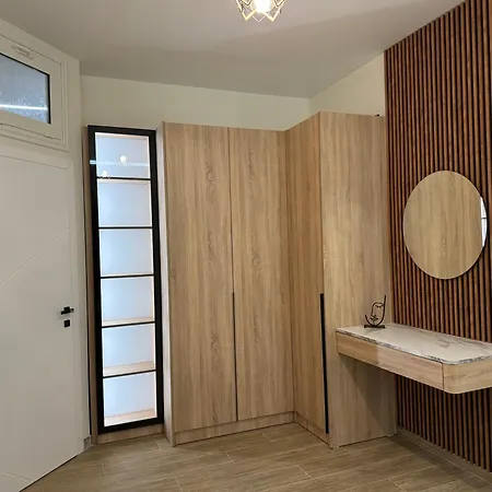 Isla's Luxurious Seaside *