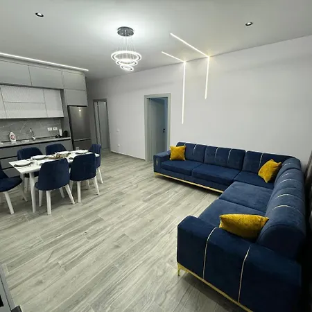 Isla's Luxurious Seaside *