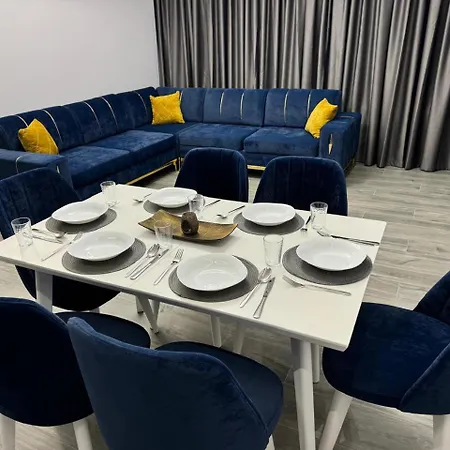 Isla's Luxurious Seaside *