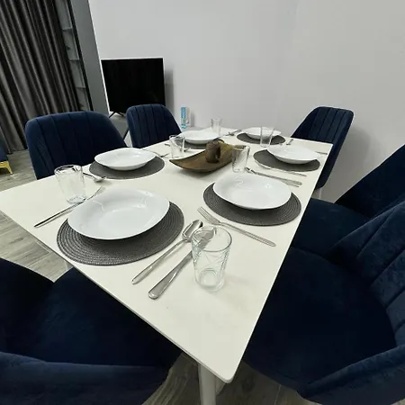 Isla's Luxurious Seaside Durres