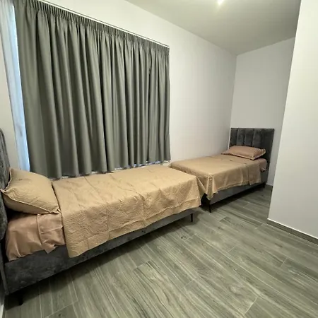 Isla's Luxurious Seaside Durres