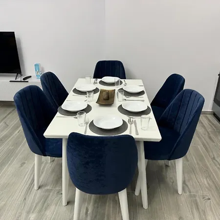 Isla's Luxurious Seaside Apartment Durres