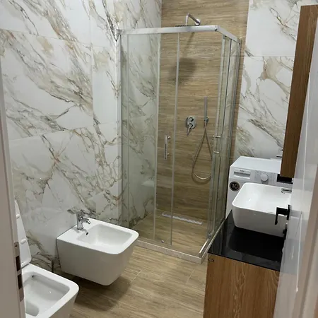 Appartamento Isla's Luxurious Seaside Durrës