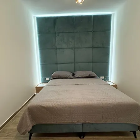 Isla's Luxurious Seaside Appartamento