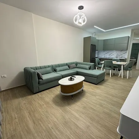 Isla's Luxurious Seaside Apartment *