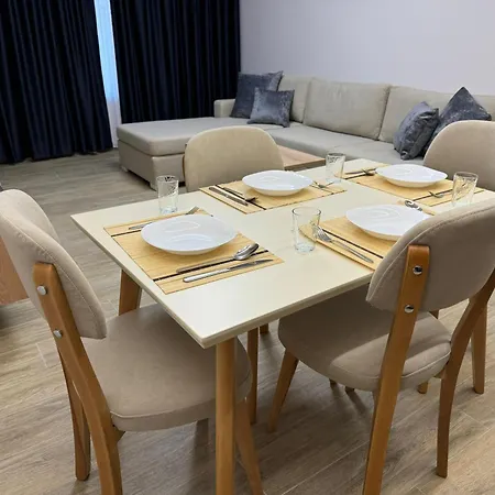 Isla's Luxurious Seaside Apartment Durres