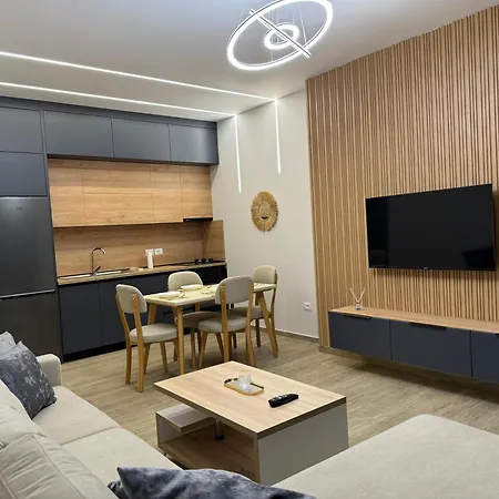 Isla's Luxurious Seaside Apartment *