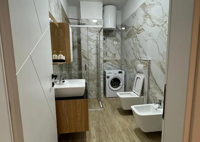 Isla's Luxurious Seaside Lejlighed *