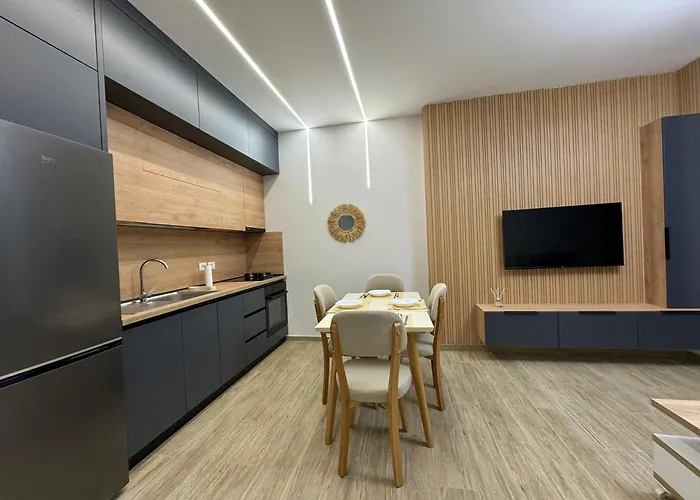 Isla's Luxurious Seaside *